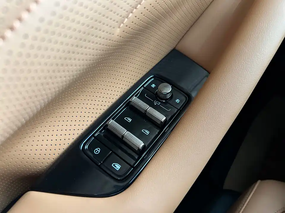 Geely Galaxy Galaxy Sparkle 8