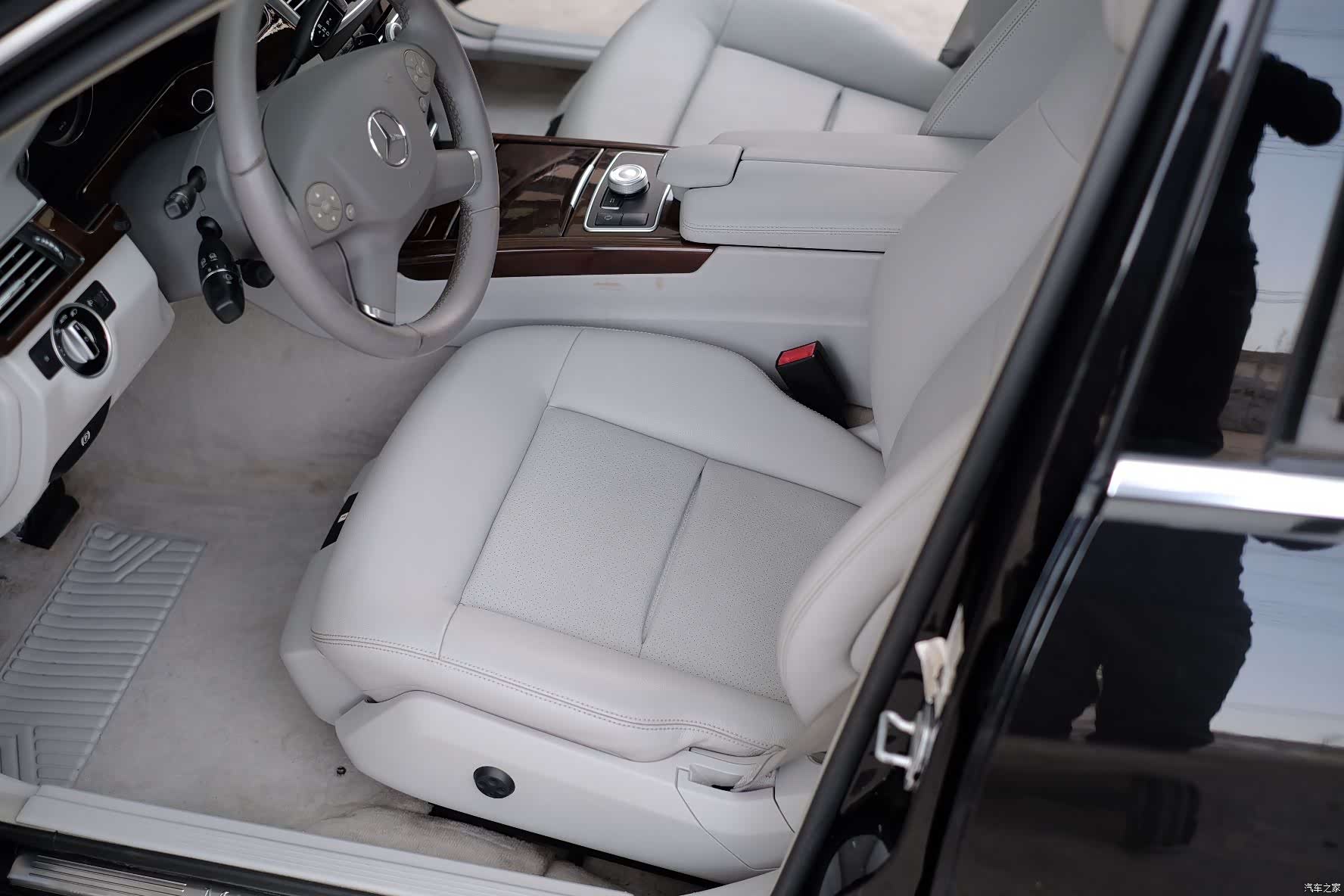 Mercedes-Benz E-Class, 2012 28
