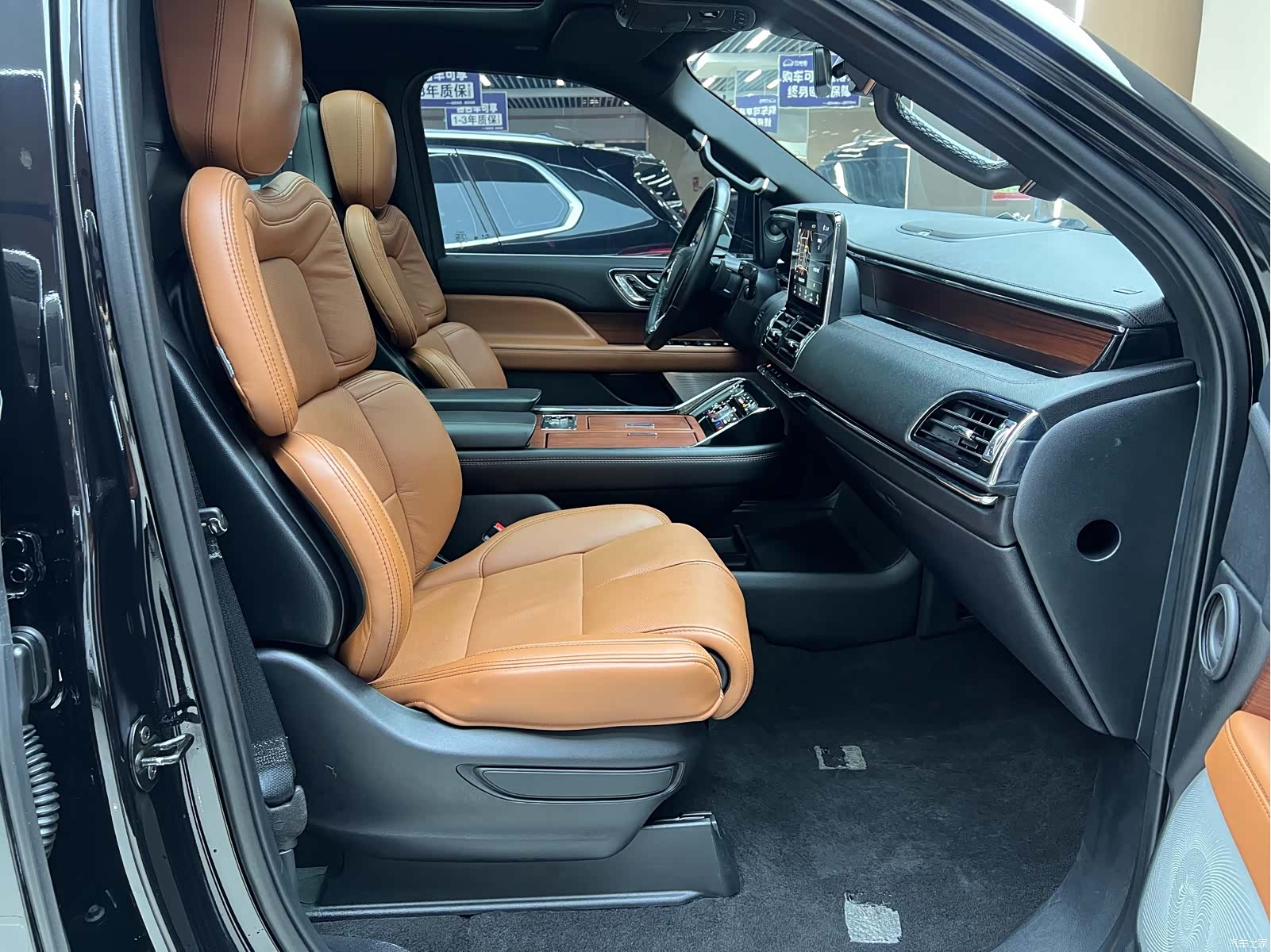 Lincoln Navigator, 2022 14