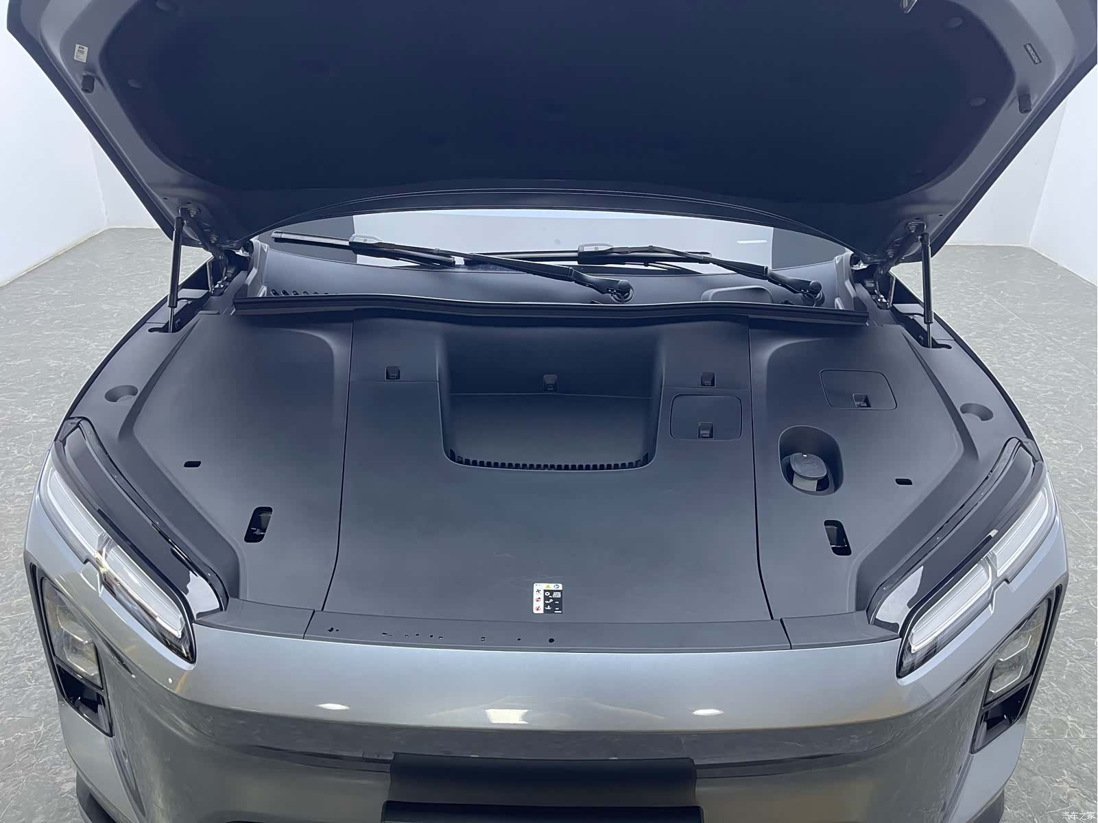 NIO EC6, 2025 16