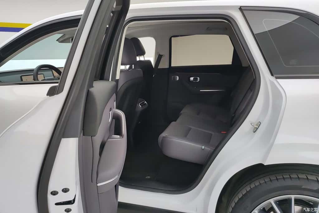 Leapmotor C10, 2024 11