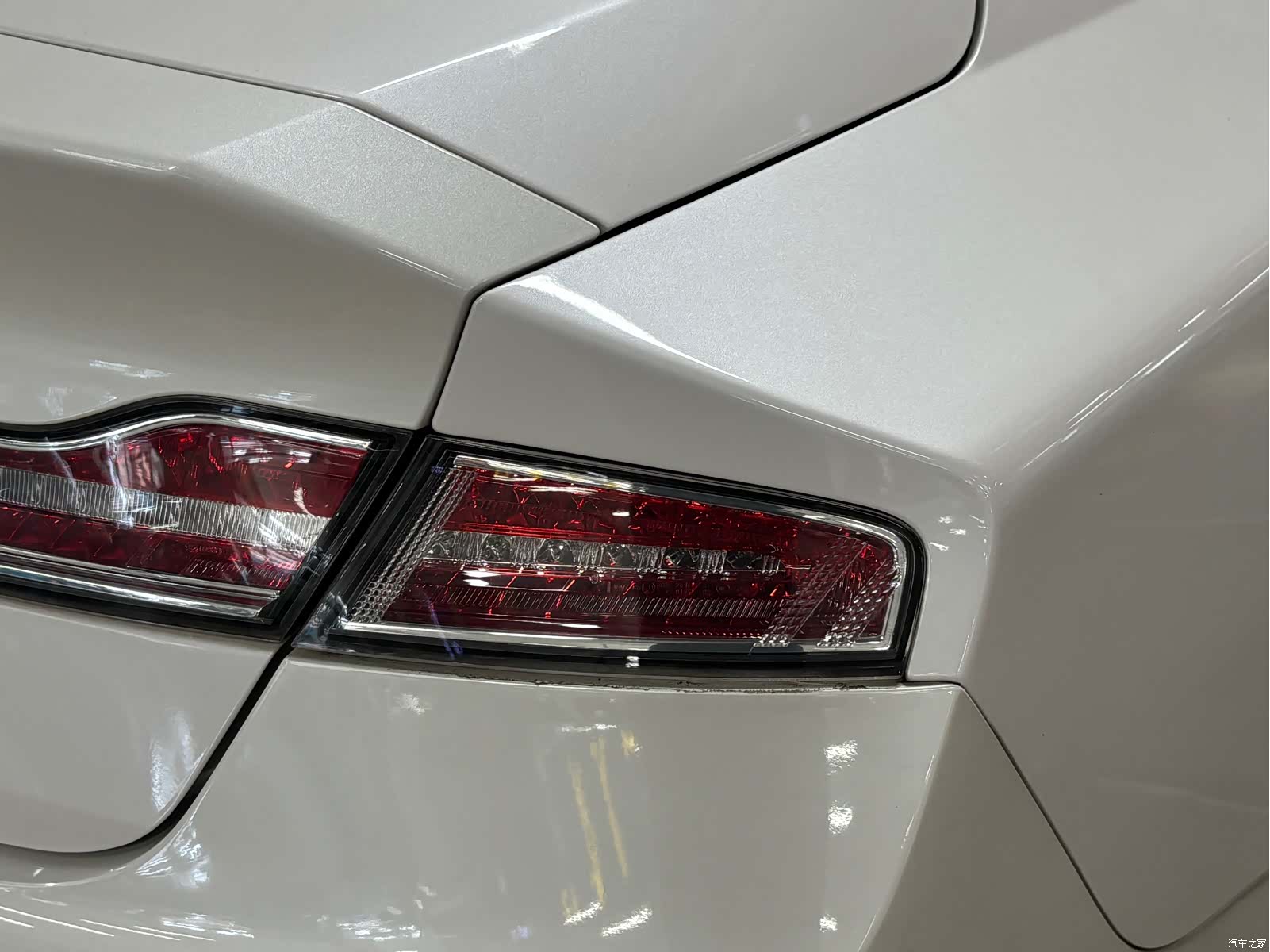 Lincoln MKZ, 2021 12
