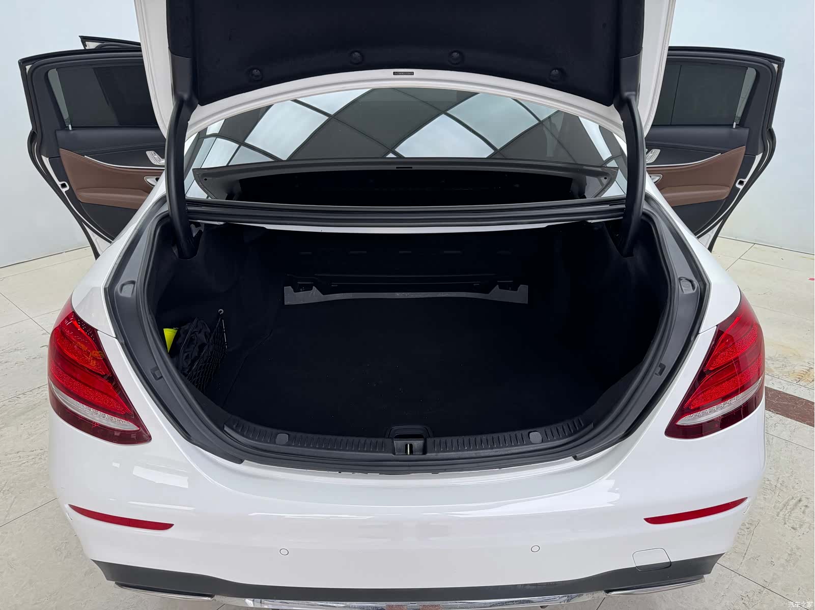 Mercedes-Benz E-Class, 2020 25