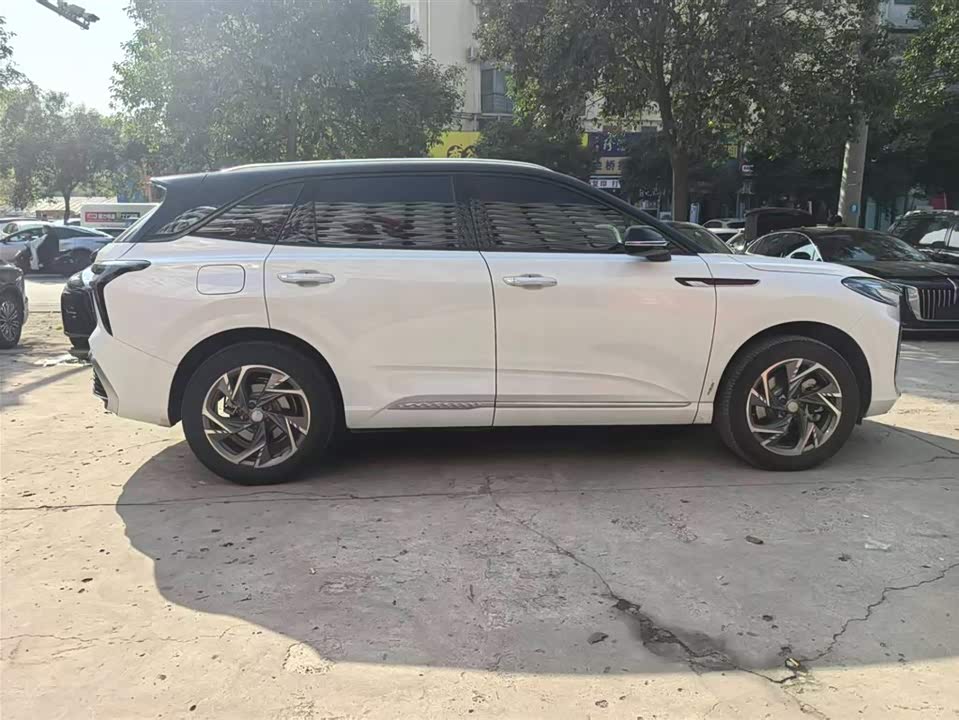 Hongqi HS3 PHEV