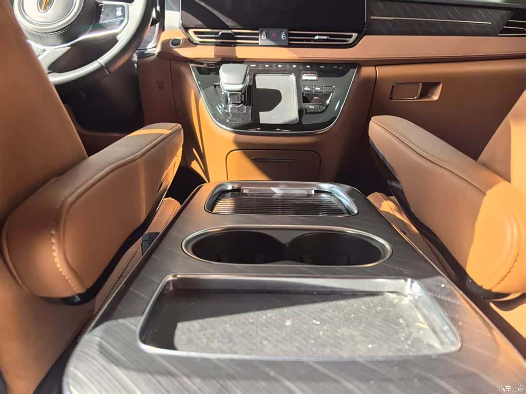 Hongqi HQ9, 2024 17