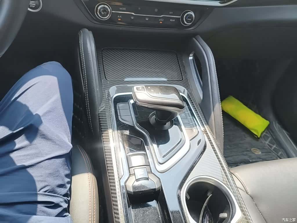 Maxus D90, 2022 14