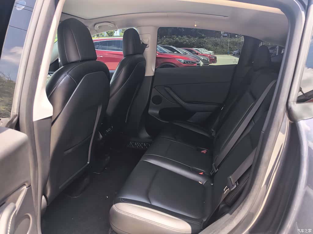 Tesla Model Y, 2021 17