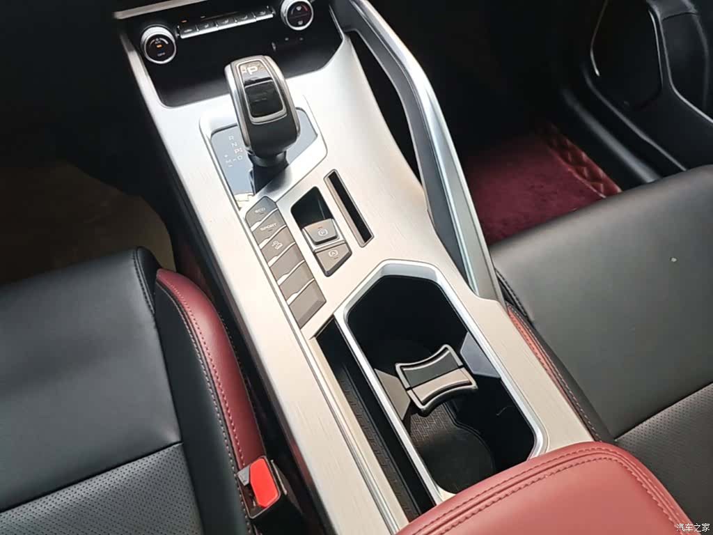 Geely Coolray, 2021 14