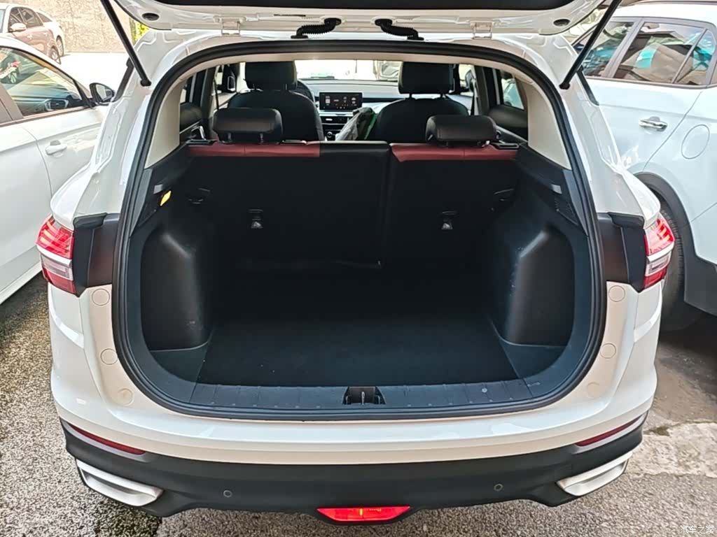 Geely Coolray, 2021 19