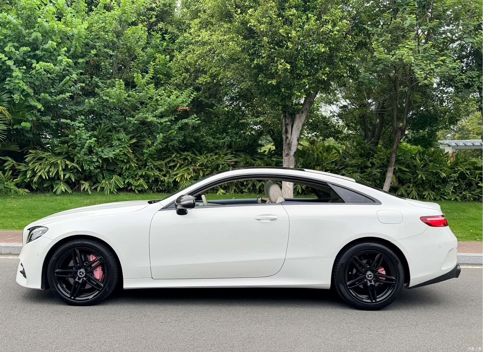 Mercedes-Benz E-Class, 2019 15