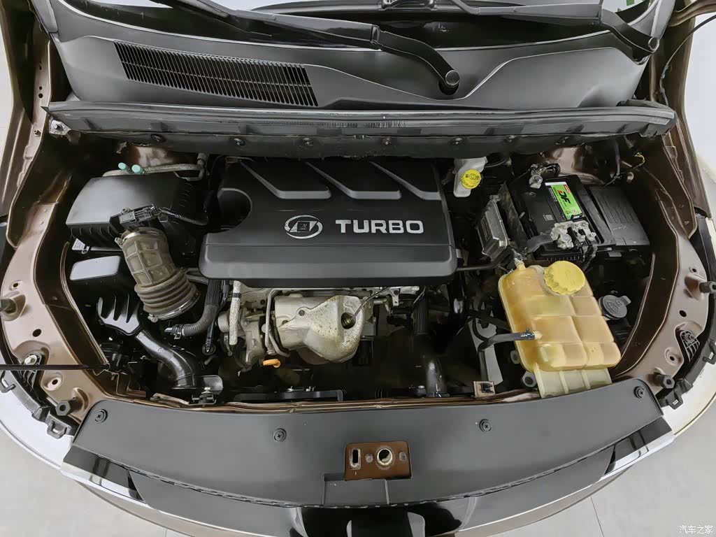 Wuling 730, 2016 6