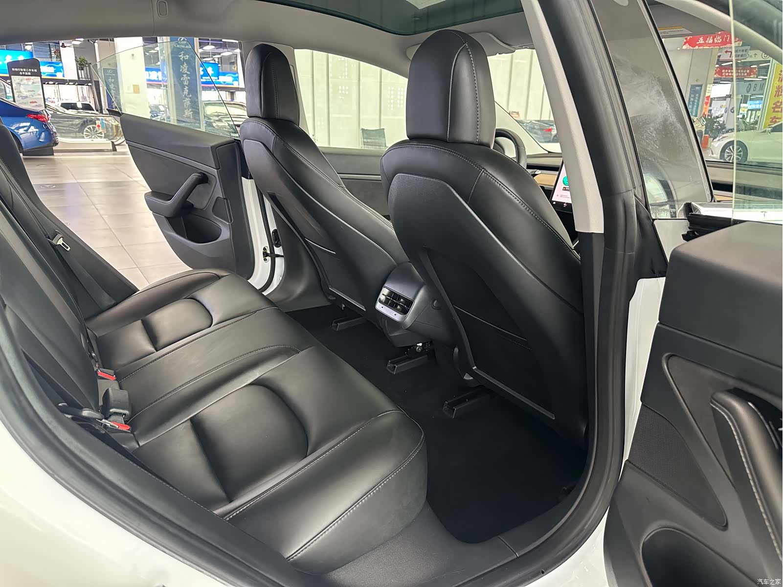 Tesla Model 3, 2020 12