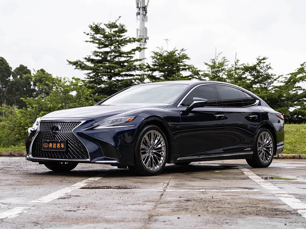 Lexus LS