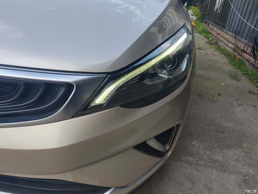 Geely Emgrand, 2021 18