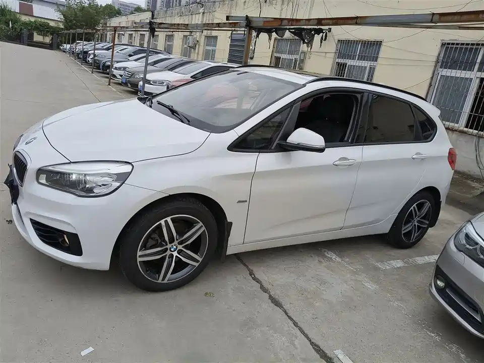 BMW 2 series station wagon