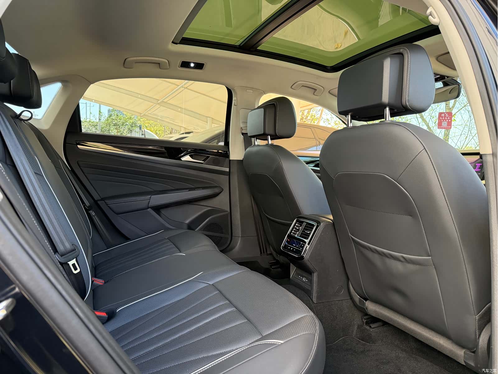 Volkswagen Passat, 2024 11
