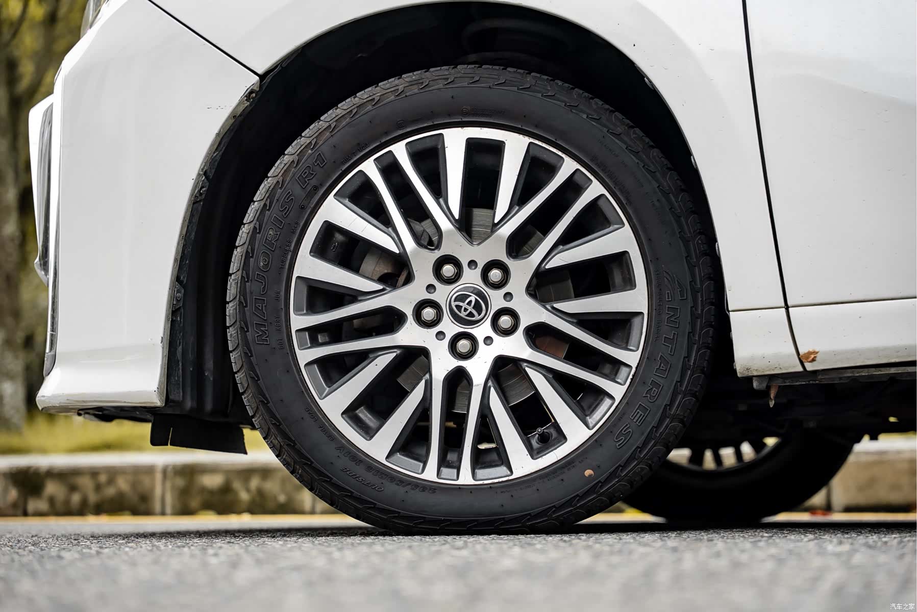 Toyota Alphard, 2015 7