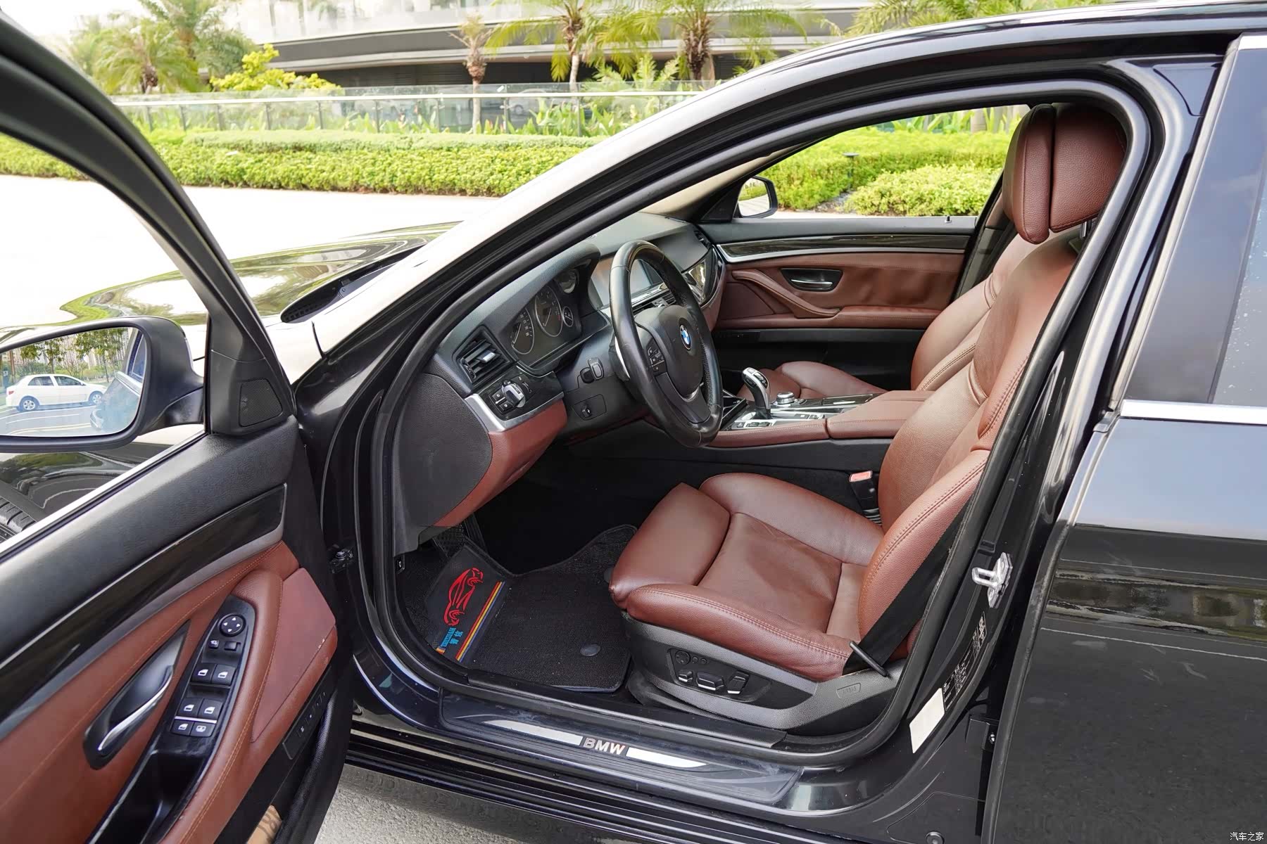 BMW 5 Series, 2011 все фото