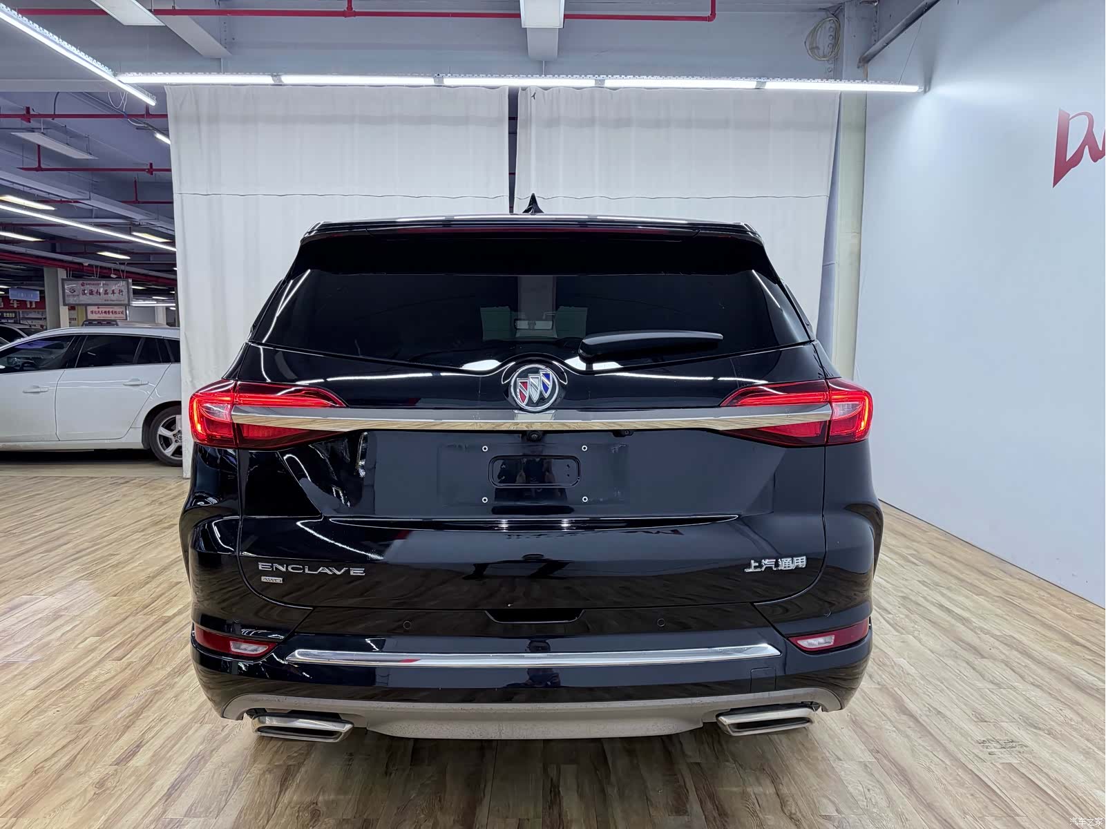 Buick Enclave, 2023 все фото