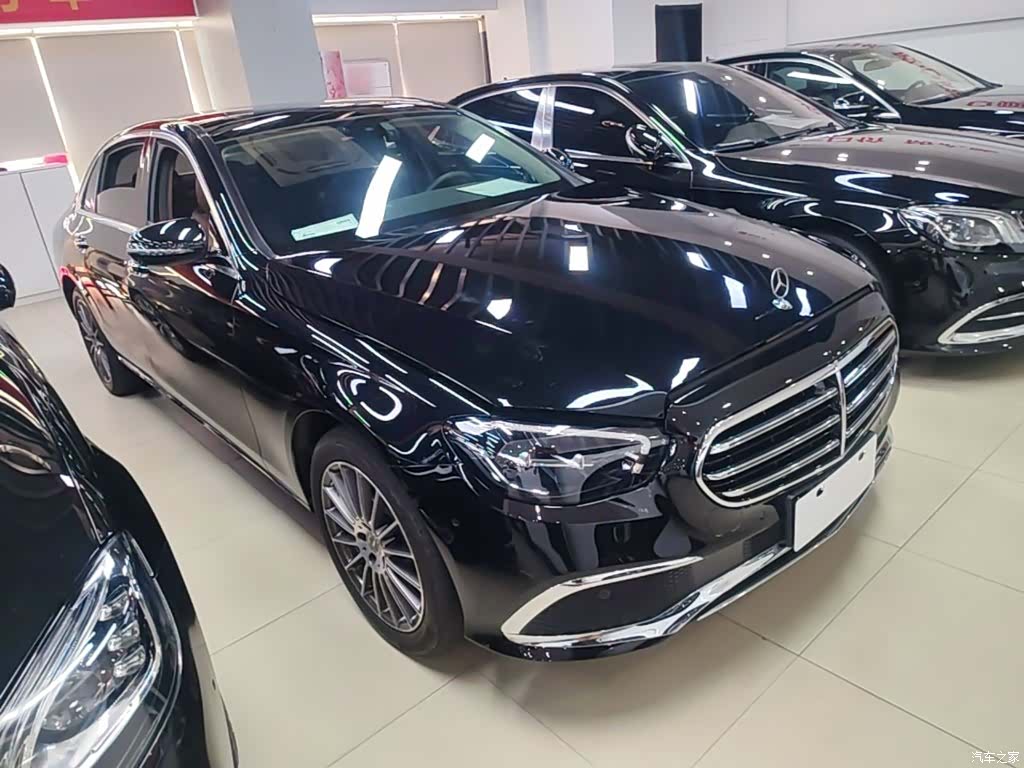 Mercedes-Benz E-Class, 2023 4
