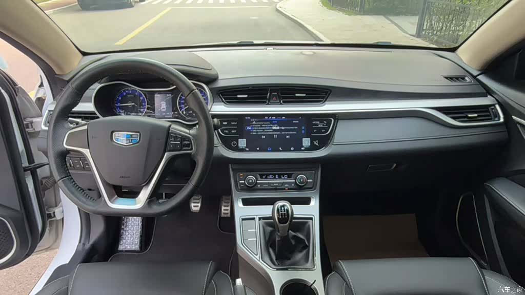 Geely S1, 2019 13
