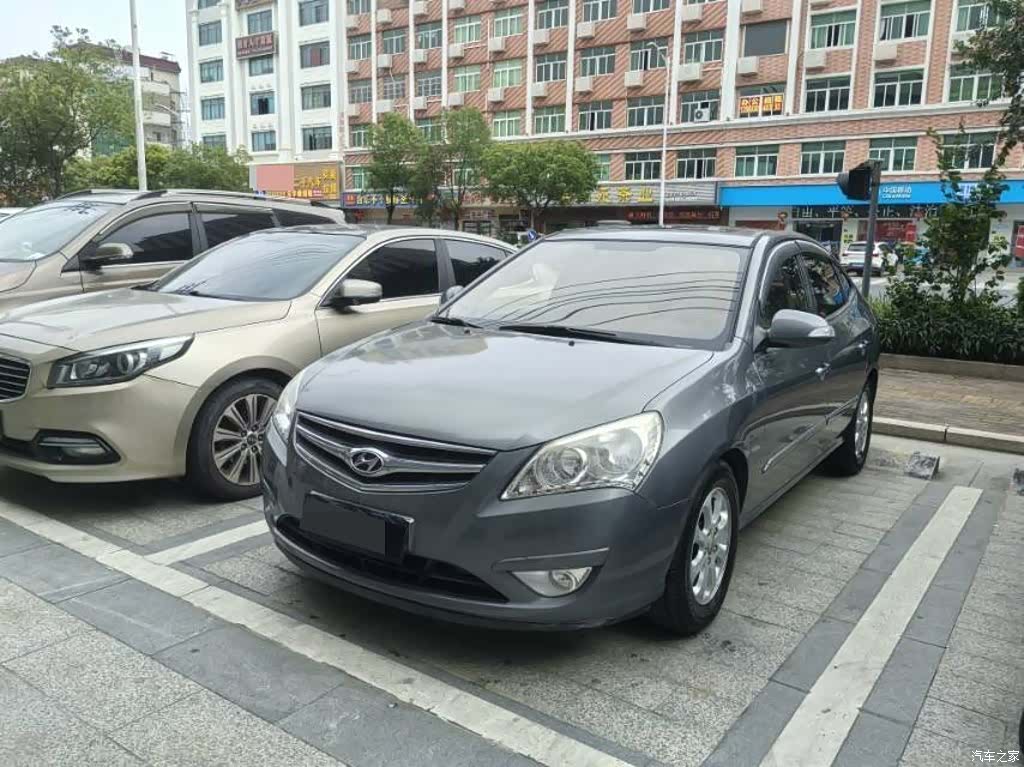 Hyundai GLS, 2010 1