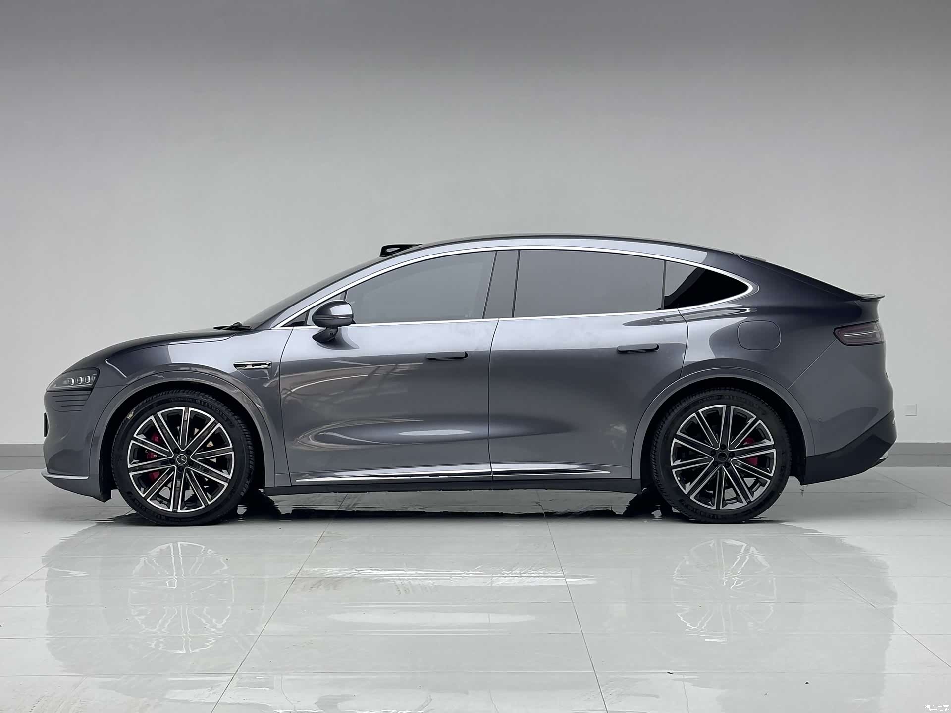 Luxeed R7, 2025 7