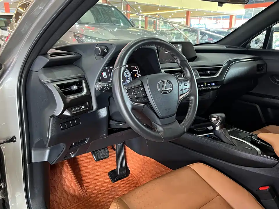 Lexus UX Lexus UX