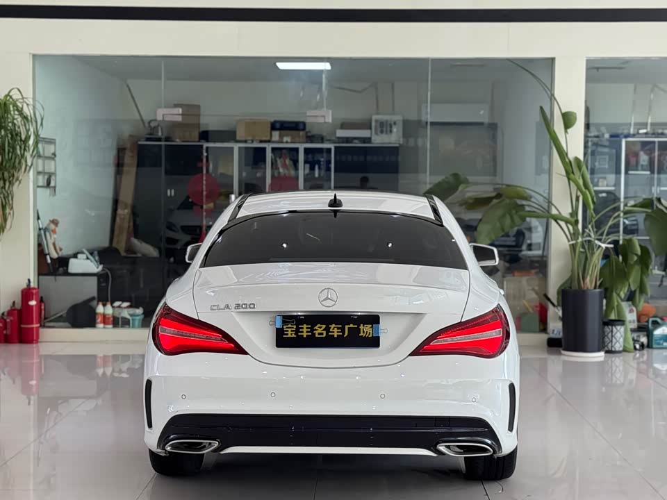 Mercedes-Benz CLA Mercedes-Benz CLA