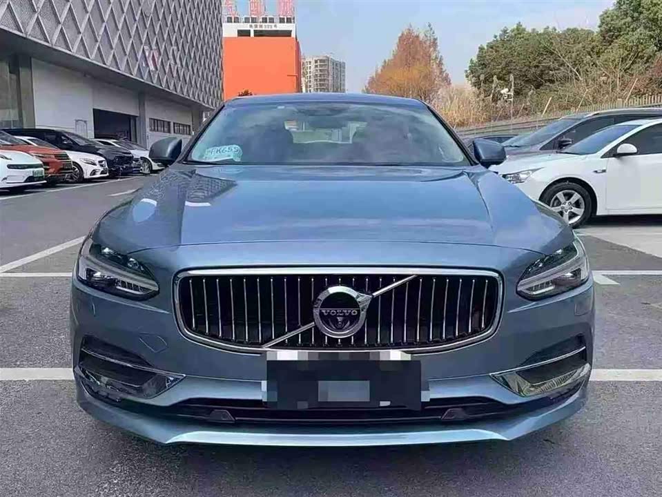 Volvo S90