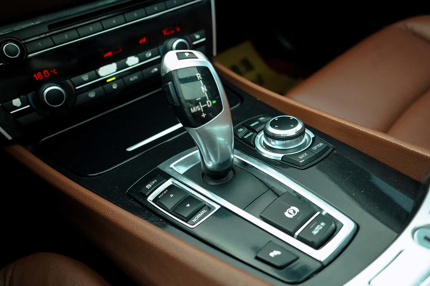 BMW 5 Series, 2012 24