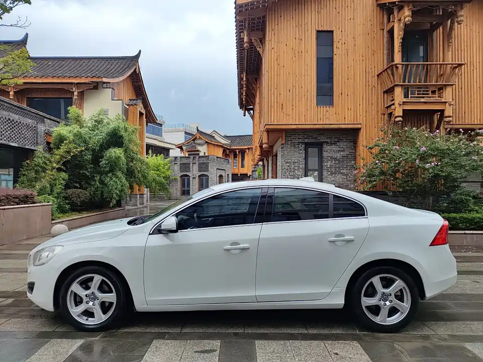Volvo S60