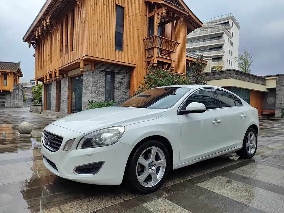 Volvo S60