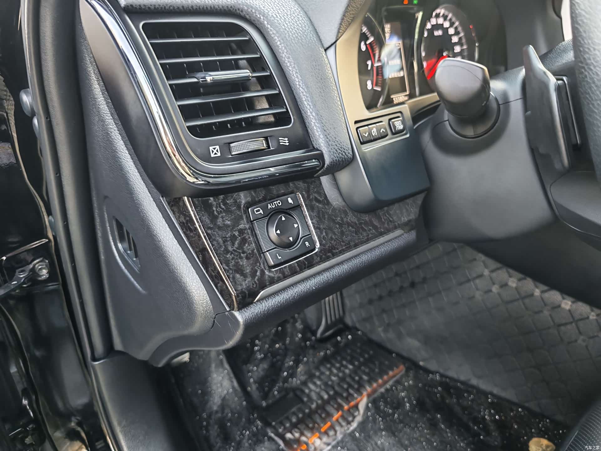Toyota Crown, 2019 10