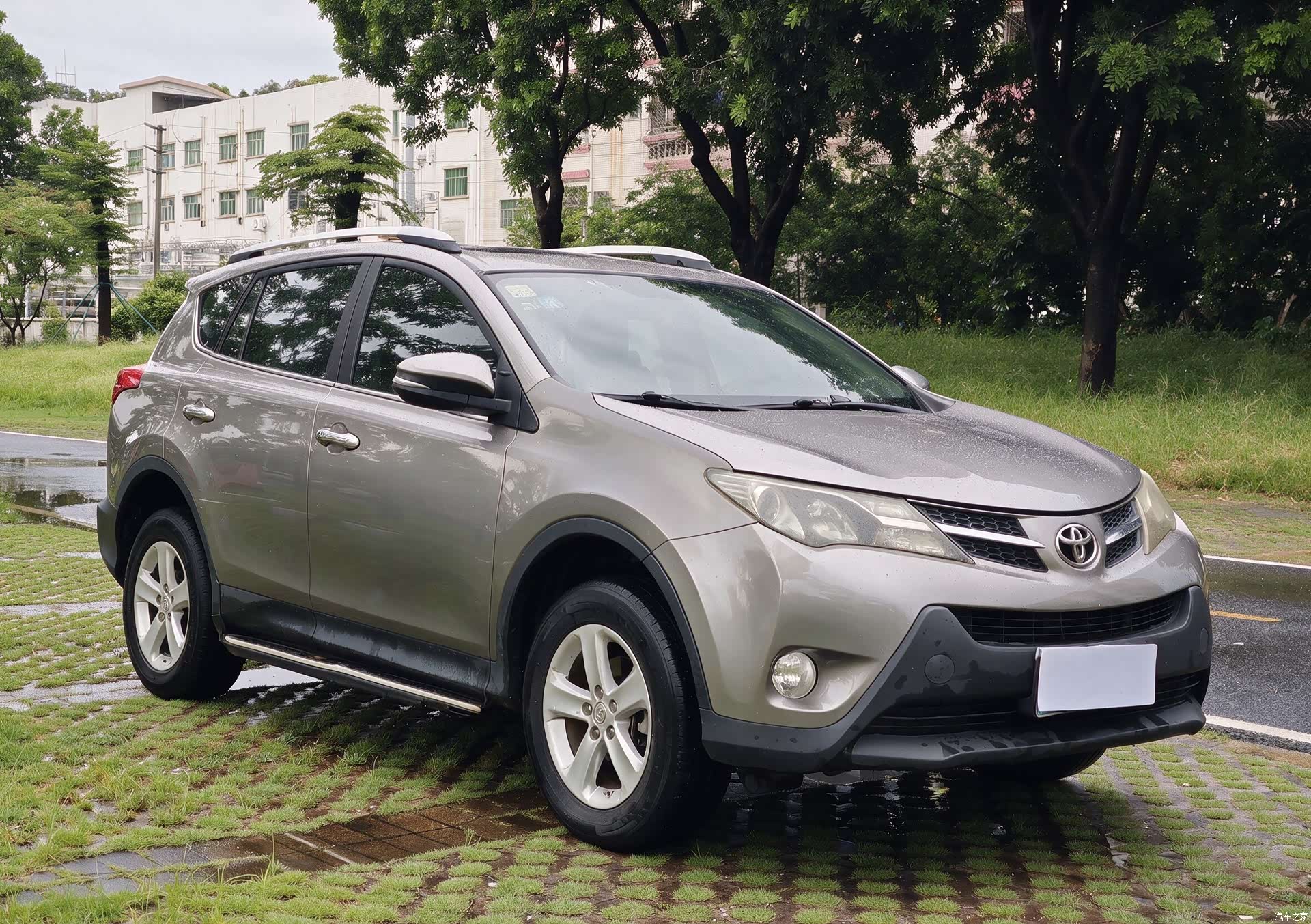 Toyota RAV4, 2013 6