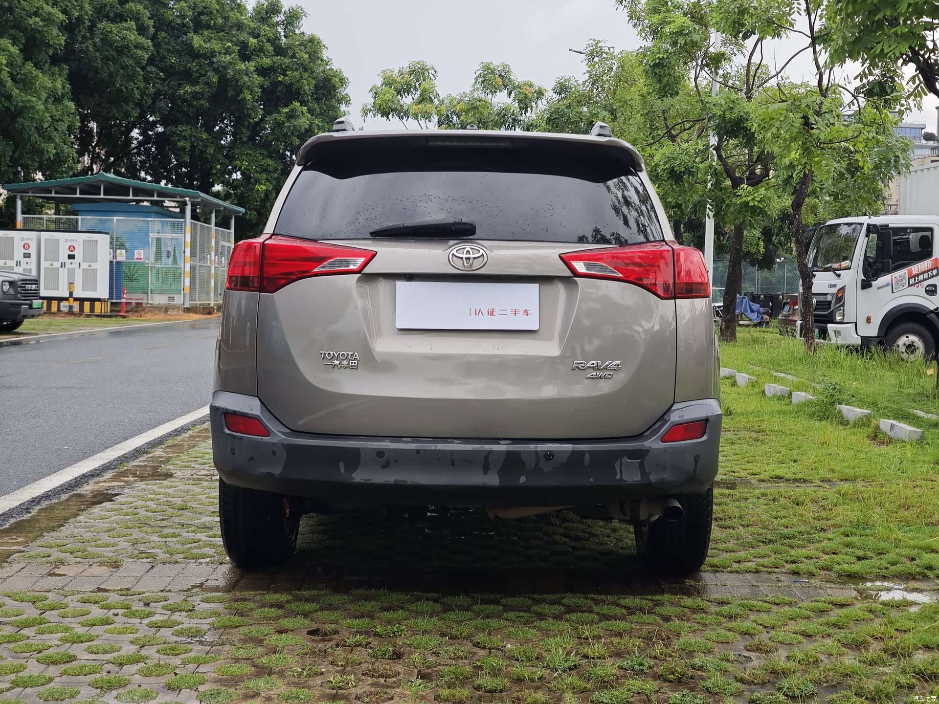 Toyota RAV4, 2013 4