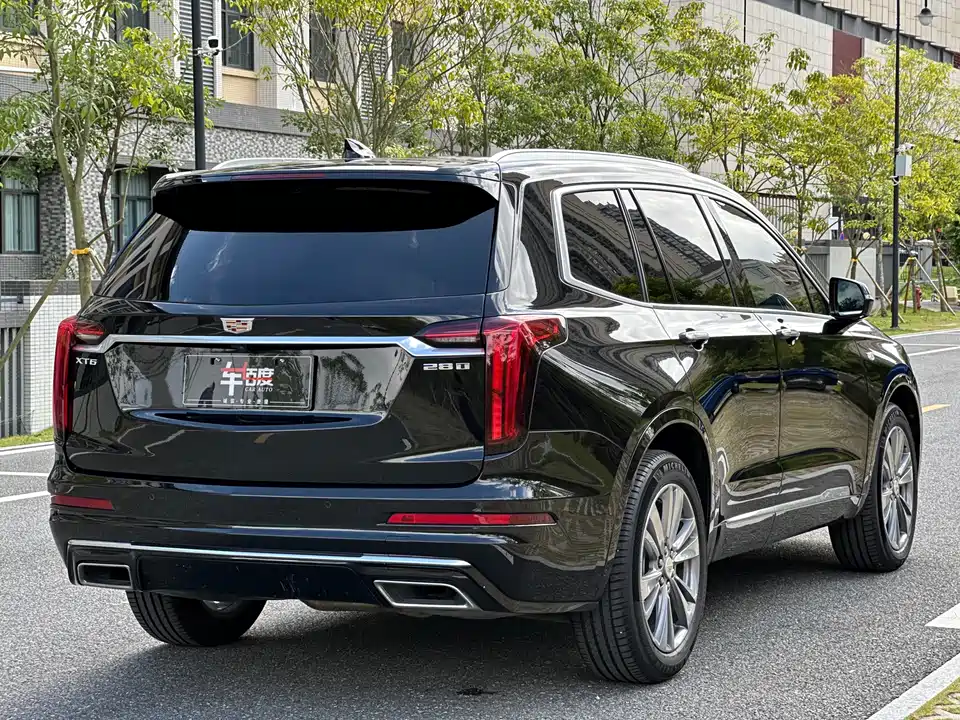 Cadillac XT6