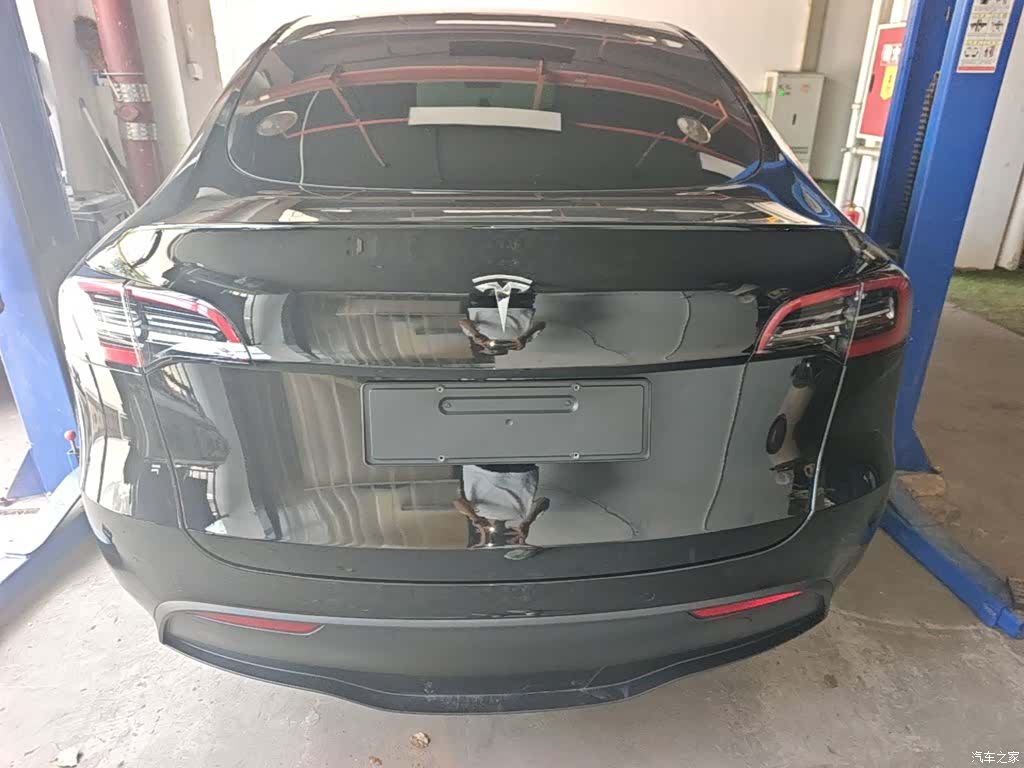 Tesla Model Y, 2023 6