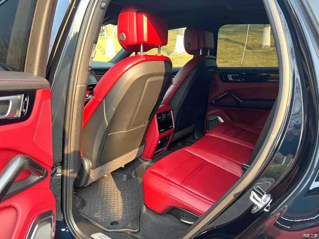 Porsche Cayenne, 2020 все фото