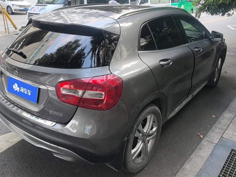 Mercedes-Benz GLA