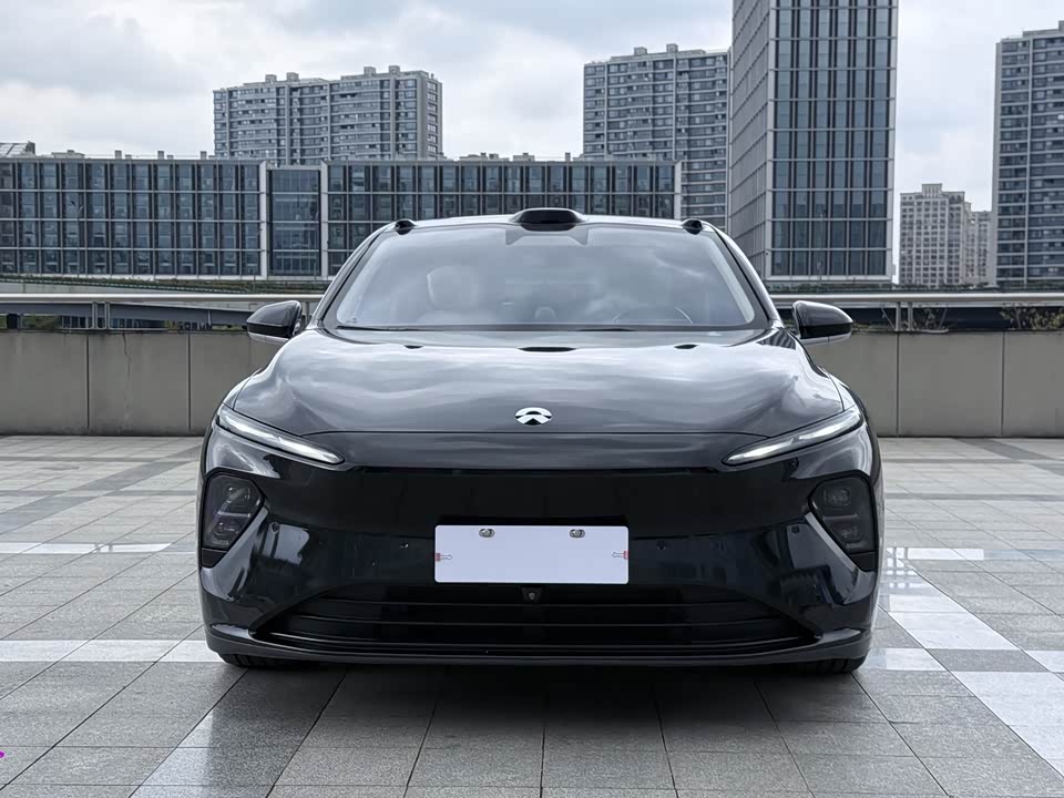 NIO ET7