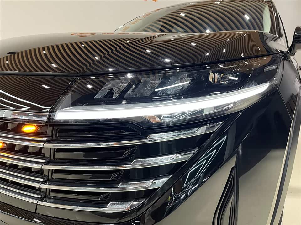 Nissan Exploring the land