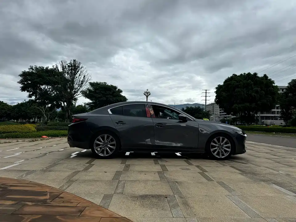 Mazda 3 Angkesaila