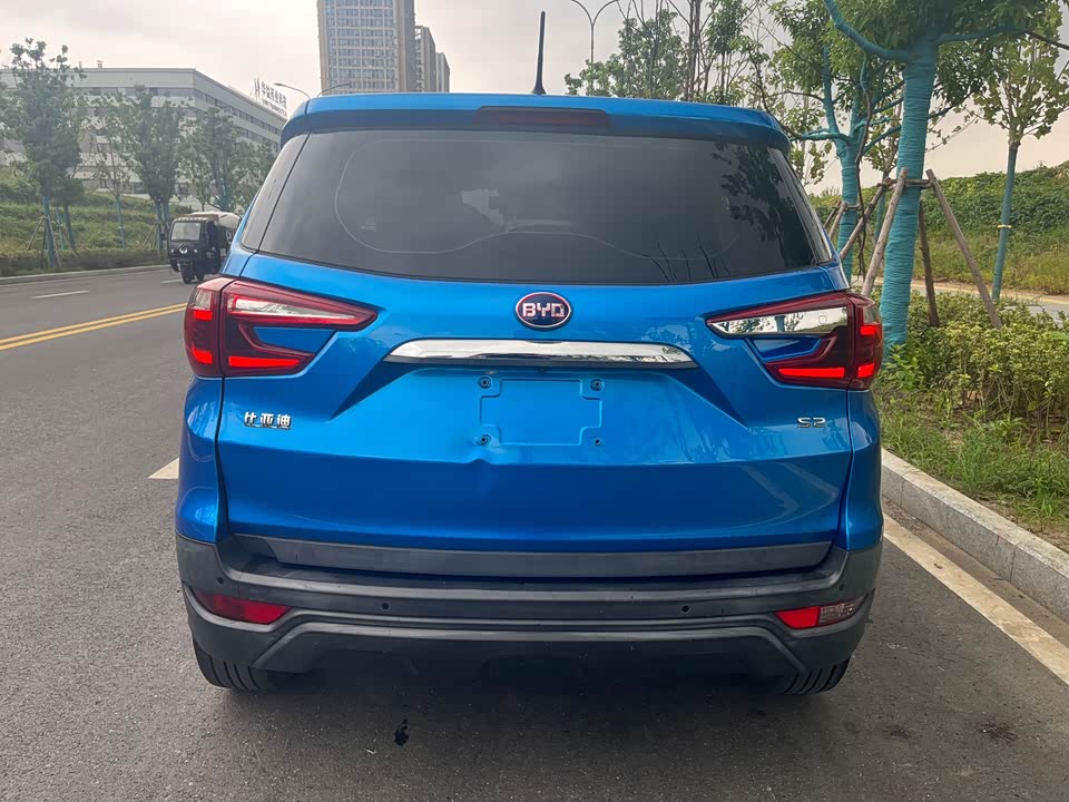 BYD S2