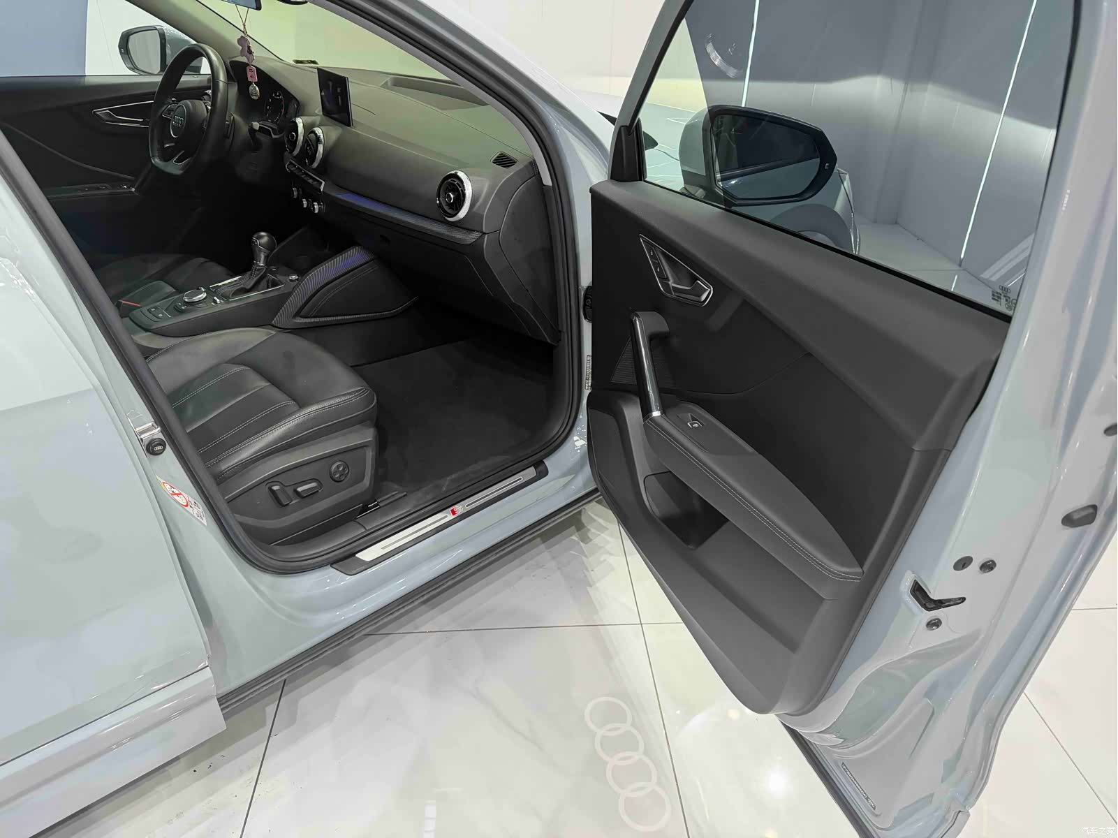 Audi Q2L, 2023 17