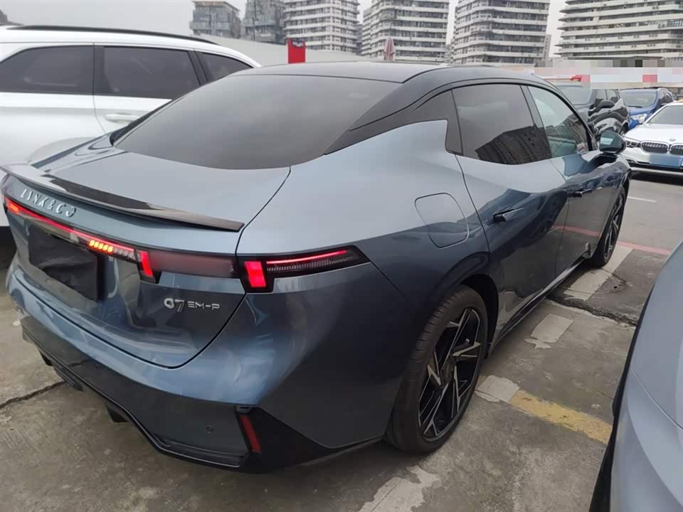 Lynk & Co 07 EM-P