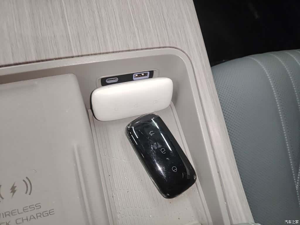 Geely E8, 2024 17