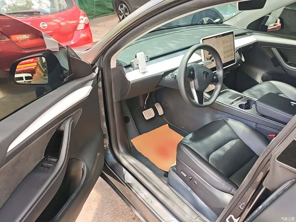 Tesla Model Y, 2024 16