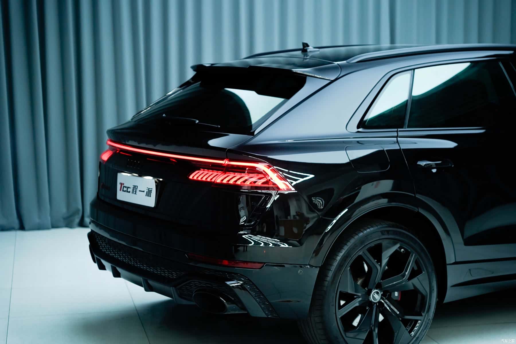 Audi Q8, 2022 8