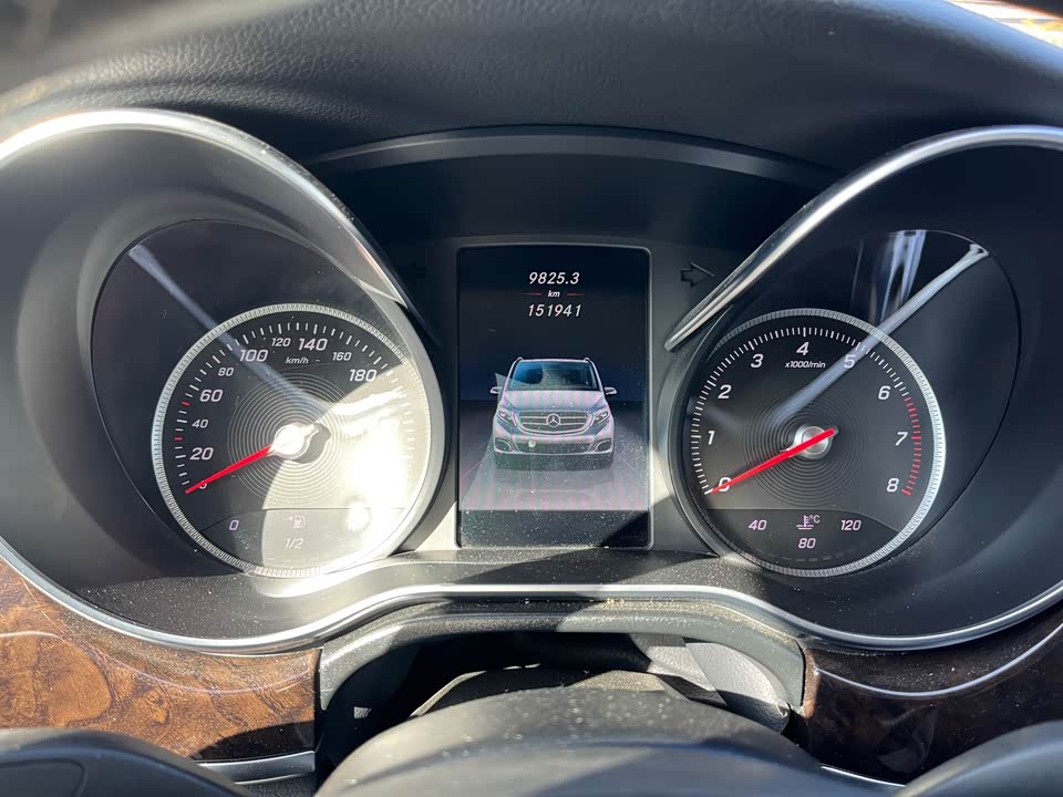 Mercedes-Benz V-class